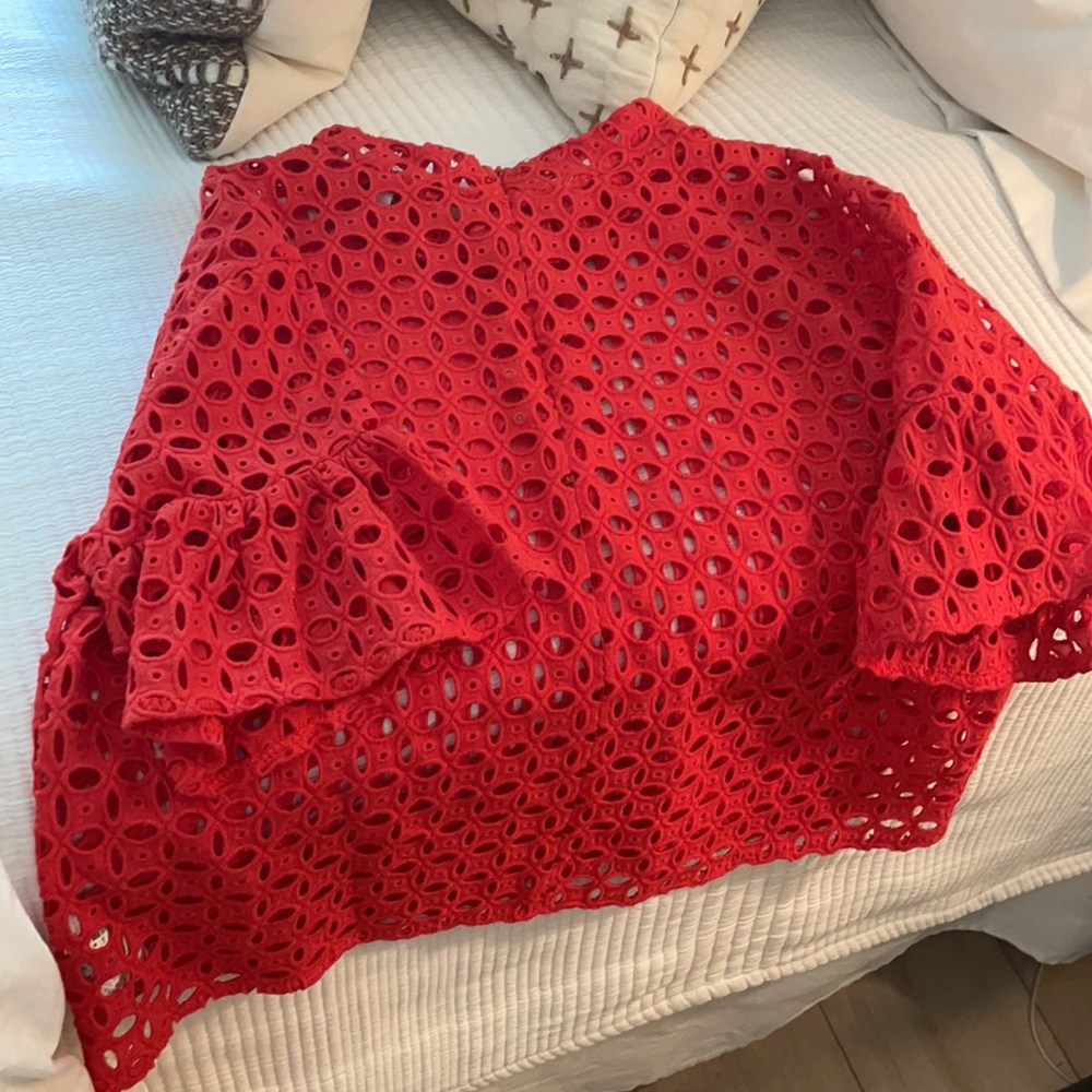 Mesh red top - Picture 3 of 3